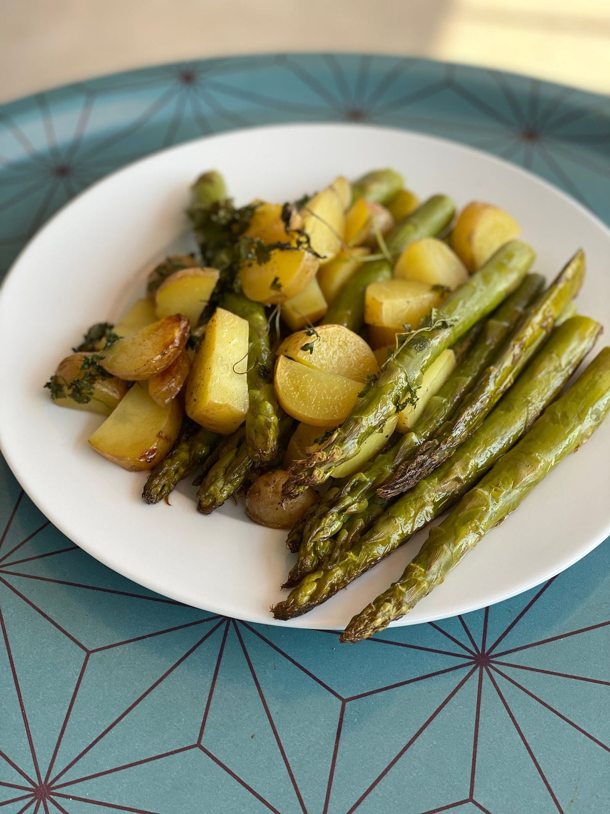 Simple meal with vegetables and whole foods that pair with everyday nutrient-absorption habits